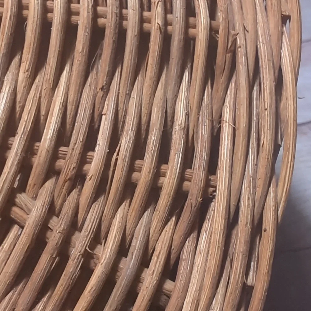 Vintage Round Woven Wicker Basket  Attached Lid Turn Key Closure